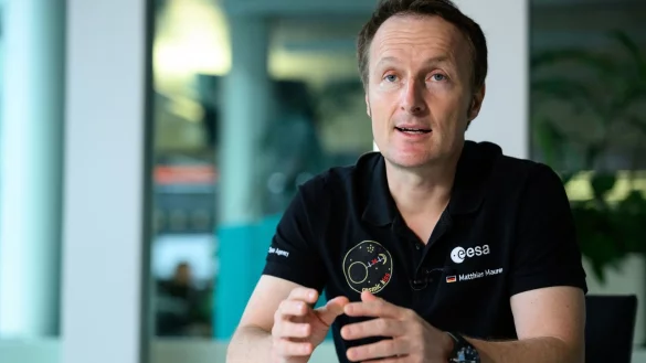 Der deutsche Astronaut Matthias Maurer spricht in einem Interview mit der Deutschen Presse-Agentur. - &copy; Bernd von Jutrczenka/dpa