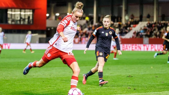 Lina Magull hat ihr Kapitänsamt beim FC Bayern aufgegeben. - © Matthias Balk/dpa