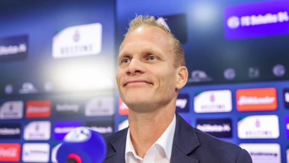 Karel Geraerts ist der neue Trainer des FC Schalke 04. - &copy; Tim Rehbein/dpa