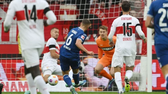 Grischa Pr&ouml;mel (M) brachte Hoffenheim in Stuttgart in F&uuml;hrung. - &copy; Marijan Murat/dpa