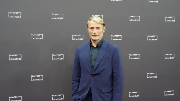 Mads Mikkelsen pr&auml;sentierte beim Hamburger Filmfest seinen neuen Film. - &copy; Marcus Brandt/dpa