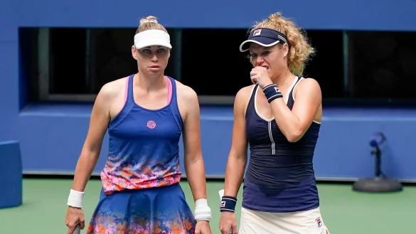 Haben das Doppel-Finale im mexikanischen Cancun gewonnen: Laura Siegemund (r) und Vera Swonarewa. - &copy; Frank Franklin Ii/AP/dpa/Archivbild