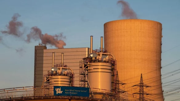Das Uniper Kohle-Kraftwerk Datteln 4 im Abendlicht. - &copy; Bernd Thissen/dpa/Archivbild