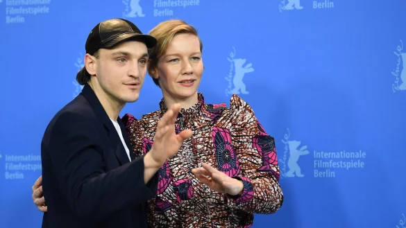 Sie haben den Film &laquo;In den G&auml;ngen&raquo; zusammen gedreht: Franz Rogowski und Sandra H&uuml;ller 2018 auf der Berlinale. - &copy; Britta Pedersen/dpa