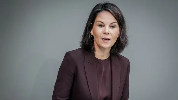 Au&szlig;enministerin Annalena Baerbock: &laquo;Jede Frau auf dieser Welt war einmal ein M&auml;dchen mit Tr&auml;umen.&raquo; - &copy; Kay Nietfeld/dpa