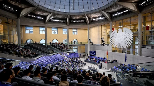 Vorgesehen sind für das laufende Haushaltsjahr nun Ausgaben in Höhe von 461,21 Milliarden Euro. - © Britta Pedersen/dpa