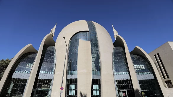 Blick auf die Ditib-Zentralmoschee der T&uuml;rkisch-Islamischen Union der Anstalt f&uuml;r Religion (Ditib). - &copy; Oliver Berg/dpa