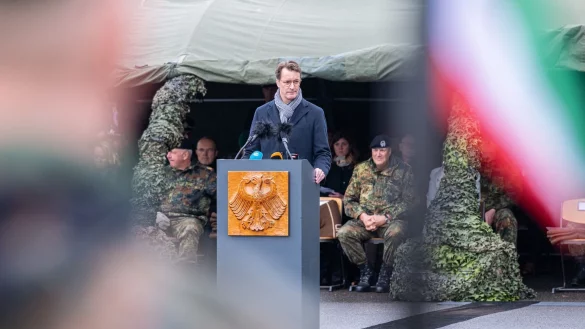 Nordrhein-Westfalens Ministerpr&auml;sident Hendrik W&uuml;st h&auml;lt in M&uuml;nster eine Rede. - &copy; Guido Kirchner/dpa