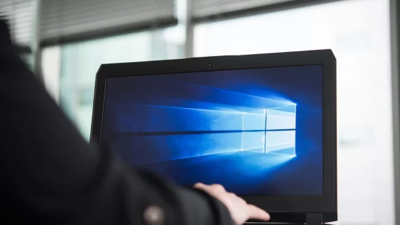 Betr&uuml;ger versuchen &uuml;ber gef&auml;lschte Sicherheitswarnungen im Browser, Nutzerinnen und Nutzer hinters Licht zu f&uuml;hren. - &copy; Robert G&uuml;nther/dpa-tmn