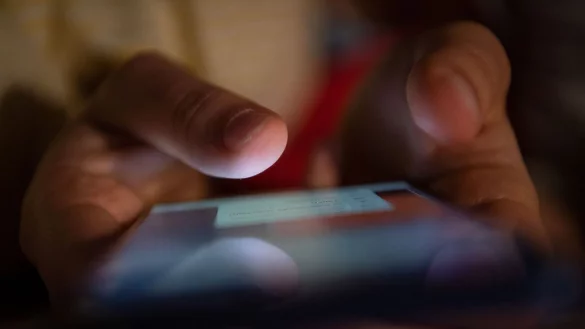 Bei nur einigen Tagen ohne die Nutzung von Social Media halten sich positive und negative Auswirkungen laut einer Studie eher die Waage. - © Sebastian Gollnow/dpa