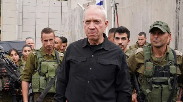 Der israelische Verteidigungsminister Joav Galant warnt die Hisbollah. - &copy; Ariel Hermoni/Israel Mod/ZUMA Press Wire/dpa