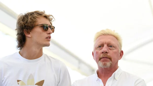 Alexander Zverev (l) will in der Weltrangliste noch weiter nach oben klettern. Boris Becker sieht daf&uuml;r gute Chancen. - &copy; Dan Peled/AAP/dpa