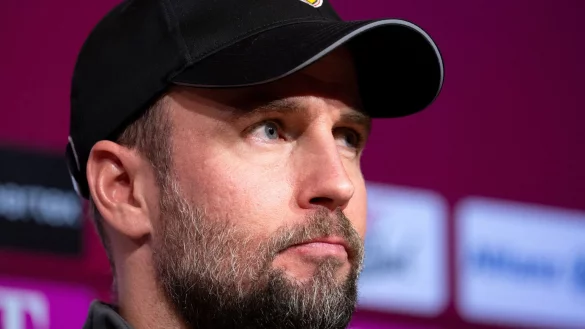 VfB-Trainer Sebastian Hoene&szlig; von Stuttgart w&uuml;rde auch gerne weiterhin mit St&uuml;rmer Serhou Guirassy zusammenarbeiten. - &copy; Sven Hoppe/dpa