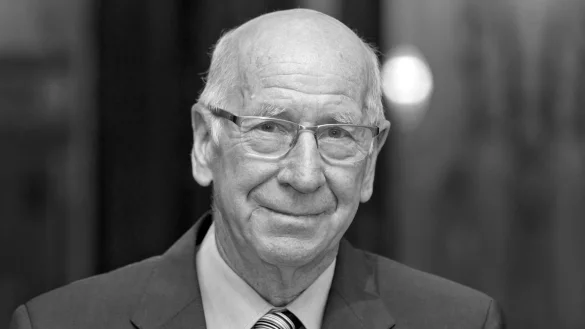 Sir Bobby Charlton war am vergangenen Samstag im Alter von 86 Jahren gestorben. - &copy; Daniel Karmann/dpa