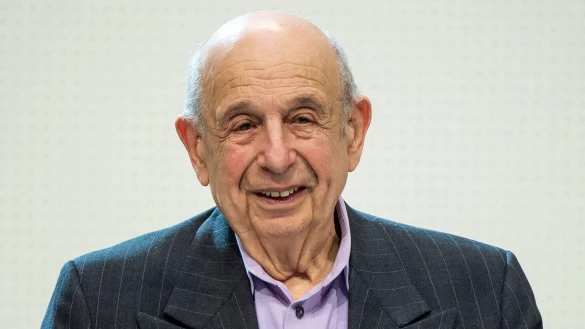 Der Holocaust-&Uuml;berlebende Guy Stern im Mai 2019 als Gast im nieders&auml;chsischen Landtag. - &copy; Christophe Gateau/dpa