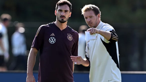 Haben mit dem DFB-Team Mexiko im Blick: Julian Nagelsmann (l) uns Mats Hummels. - &copy; Federico Gambarini/dpa