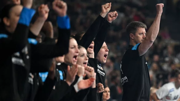 Bundestrainer Markus Gaugisch und die deutschen Handballerinnen wollen bei der WM f&uuml;r Erfolge sorgen. - &copy; Sven Hoppe/dpa