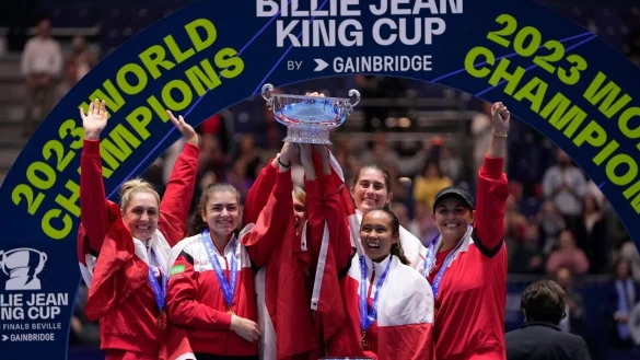 Die Kanadierinnen bejubeln den Gewinn des Billie Jean King Cups. - &copy; Manu Fernandez/AP/dpa