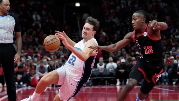 Orlandos Franz Wagner (l) erzielte 21 Punkte gegen die Chicago Bulls. - &copy; Nam Y. Huh/AP