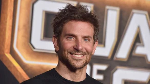 US-Schauspieler Bradley Cooper spielt in &laquo;Maestro&raquo; den ber&uuml;hmten Dirigenten Leonard Bernstein. - &copy; Jae C. Hong/Invision/AP/dpa