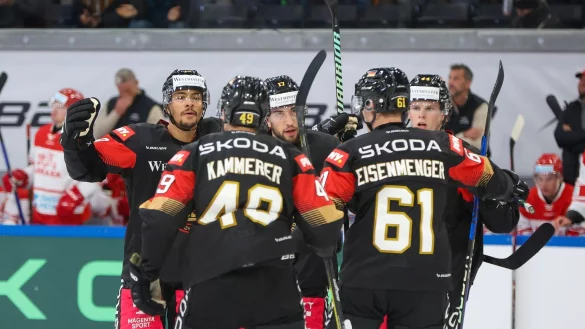 Das DEB-Team startete mit einem Sieg in den Deutschland Cup. - &copy; Christian Kolbert/dpa