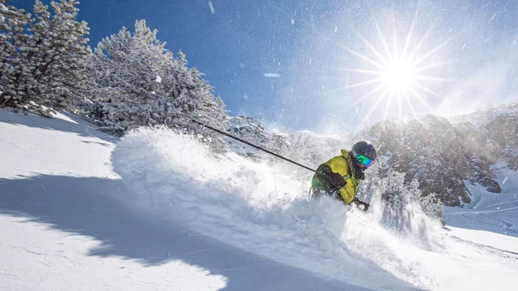 Langer Skispa&szlig;: Mammoth Mountain in Kalifornien konnte die vergangene Saison bis in den August hinein ausdehnen. - &copy; Mammoth Lakes Tourism/dpa-tmn