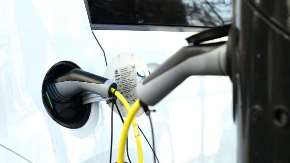 Werden Elektroautos weiterhin von Brexit-Z&ouml;llen ausgenommen? Britische und kontinentale Autohersteller w&auml;ren sonst k&uuml;nftig davon betroffen. - &copy; Ian West/PA Wire/dpa