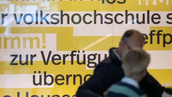 Es gibt einen deutlichen Trend bei Anmeldungen bei Anmeldungen an den Volkshochschulen. - &copy; Marijan Murat/dpa