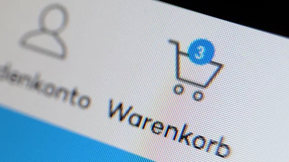 Laut einer Umfrage geht der Trend vom Online-Shopping zurück zum Ladengeschäft. - © Karl-Josef Hildenbrand/dpa