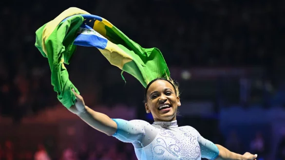 Rebeca Andrade aus Brasilien gewinnt den WM-Titel beim Sprung. - &copy; Marijan Murat/dpa