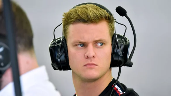 Vor Mick Schumacher liegt eine fordernde Saison mit Doppelrolle. - &copy; Hasan Bratic/dpa