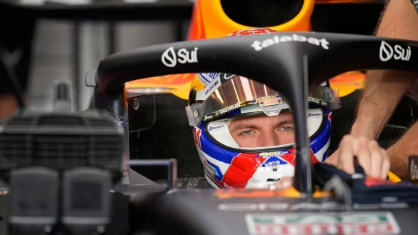 Red-Bull-Pilot Max Verstappen in Aktion. - &copy; Darko Bandic/AP/dpa