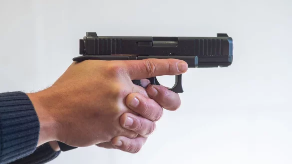 Pistole &laquo;Glock 46&raquo;. Der Industrielle und milliardenschwere Waffenhersteller Gaston Glock ist tot. - &copy; Klaus-Dietmar Gabbert/dpa-Zentralbild/dpa