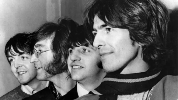Paul McCartney (l-r), John Lennon, Ringo Starr und George Harrison aka The Beatles haben mal wieder einen Rekord gebrochen: Sie verzeichnen die gr&ouml;&szlig;te Spanne zwischen zwei Nummer-eins-Hits &uuml;berhaupt. - &copy; Lapresse/epa/dpa