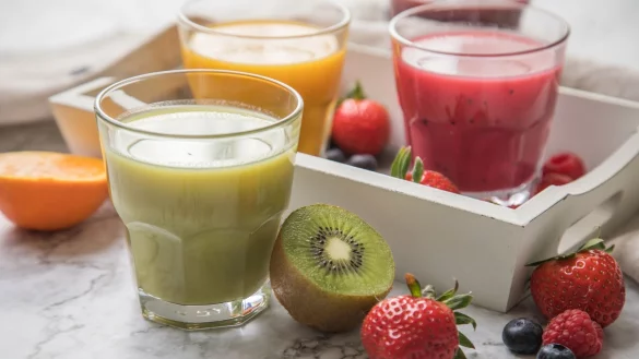 Welchen Saft gibt's wann? Daf&uuml;r gibt es beim Saftfasten meist einen Plan. - &copy; Christin Klose/dpa-tmn