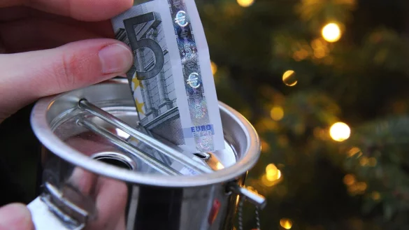 In der Weihnachtszeit wird wieder vermehrt gespendet. - &copy; Caroline SeidSeidel-Di&szlig;mannel/dpa-tmn