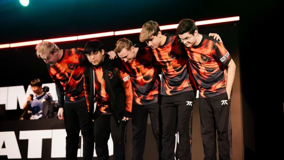 Fnatic kann sich nach einem 2:1-Sieg gegen Cloud9 weiter f&uuml;r die Playoffs der LoL-WM qualifizieren. - &copy; Foto: Riot Games