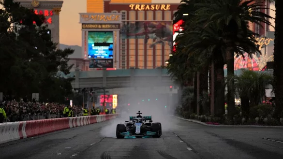 Der Rennzirkus macht erstmals nach 1982 wieder in Las Vegas Station. - &copy; John Locher/AP/dpa