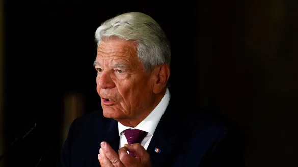 &laquo;Wir m&uuml;ssen bei dieser AfD schon das klare Signal aussenden: Die kommen nie an die Macht&raquo;, sagt Bundespr&auml;sident a.D., Joachim Gauck. - &copy; Klaus-Dietmar Gabbert/dpa