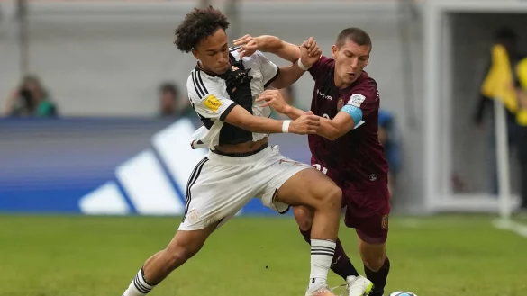 Will mit Deutschlands U17 den WM-Titel: Eric da Silva Moreira (l). - &copy; Achmad Ibrahim/AP/dpa