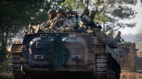 Im S&uuml;den und Osten des Landes geht die ukrainische Gegenoffensive weiter. - &copy; Efrem Lukatsky/AP/dpa