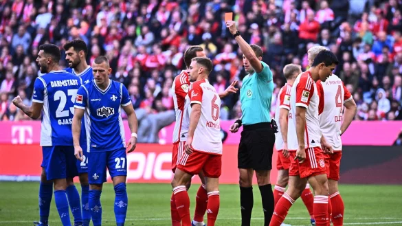Wurde nach Rot gegen Darmstadt zwei Spiele gesperrt: Joshua Kimmich (M). - &copy; Tom Weller/dpa