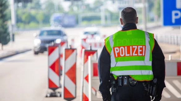 Die Bundespolizei soll mehr Kompetenzen bekommen. Das Bundeskabinett hat eine lange umstrittene Reform gebilligt (Symbolbild). - &copy; Philipp von Ditfurth/dpa