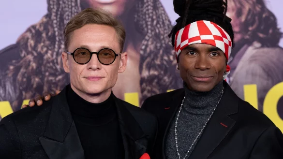 Matthias Schweigh&ouml;fer (l) spielt Produzenten von Milli Vanilli. Bei der Premiere steht er neben Fabrice Morvan, ehemaliges Mitglied von Milli Vanilli. - &copy; Sven Hoppe/dpa
