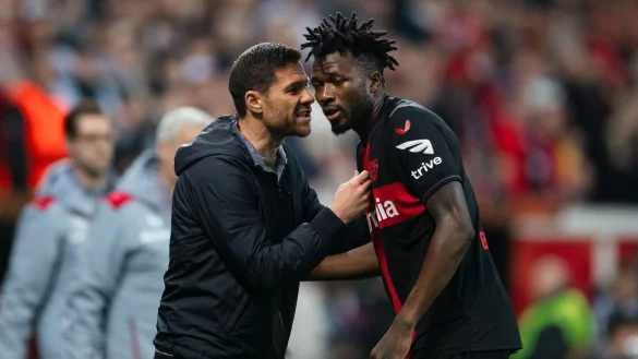 Leverkusens Trainer Xabi Alonso muss auf den verletzten Edmond Tapsoba verzichten. - &copy; Marius Becker/dpa