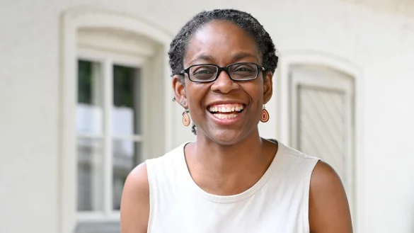 Sharon Dodua Otoo, eine britisch-deutsche Schriftstellerin, in Potsdam. - &copy; Jens Kalaene/dpa/Archivbild