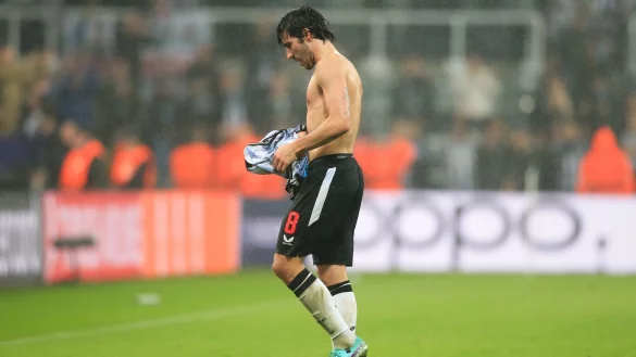 Newcastle Uniteds Sandro Tonali ist für zehn Monate gesperrt worden. - © Lindsey Parnaby/dpa