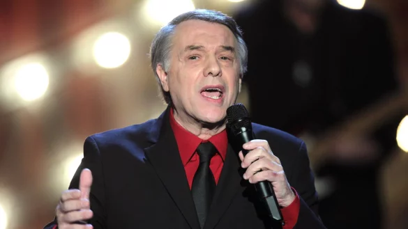 Der belgische S&auml;nger Salvatore Adamo hat gesundheitliche Probleme. - &copy; Jens Wolf/dpa-Zentralbild/dpa