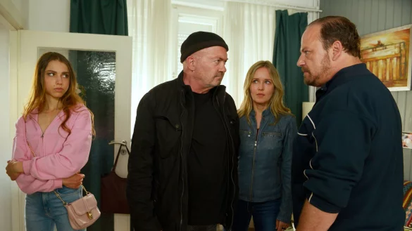 Jemma (Vivien Sczesny, l-r), Otto Garber (Florian Martens), Linett Wachow (Stefanie Stappenbeck) und Ralf Dubnitzki (Andreas Anke) in einer Szene aus &laquo;Ein starkes Team - Jemma&raquo;. - &copy; Katrin Knoke/ZDF/dpa