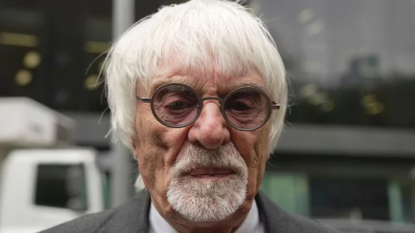 Bernie Ecclestone spricht Max Verstappen gro&szlig;es Lob aus. - &copy; Kin Cheung/AP/dpa